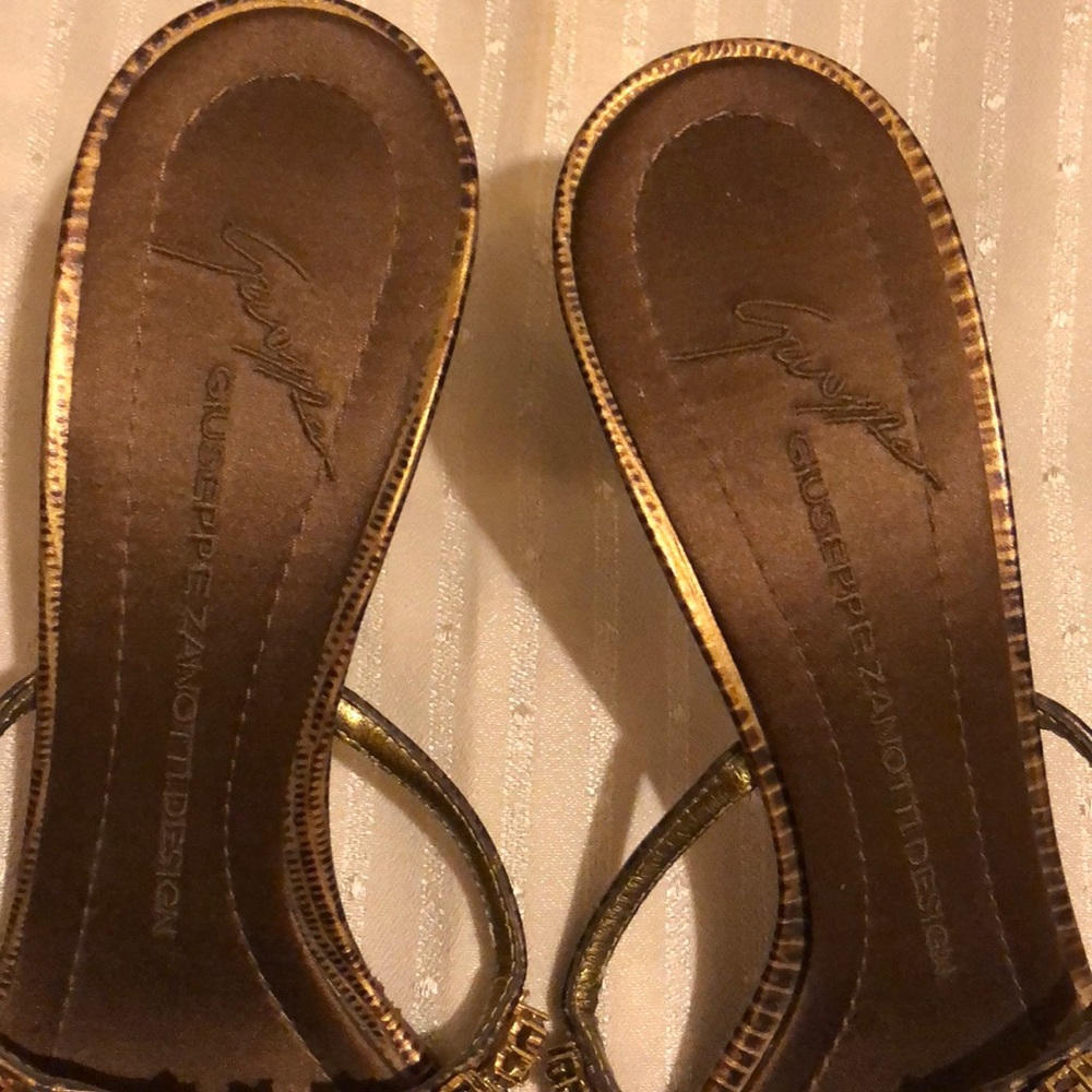 Shoes - Picture 2 of 8
